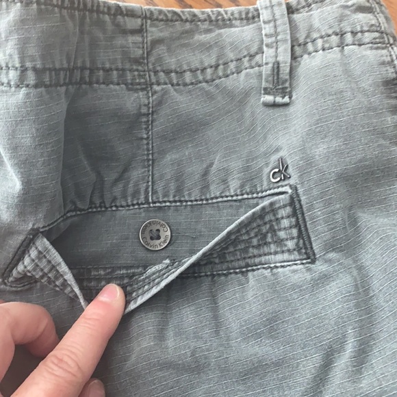 Calvin Klein flat front shorts a washed navy color - Picture 5 of 6